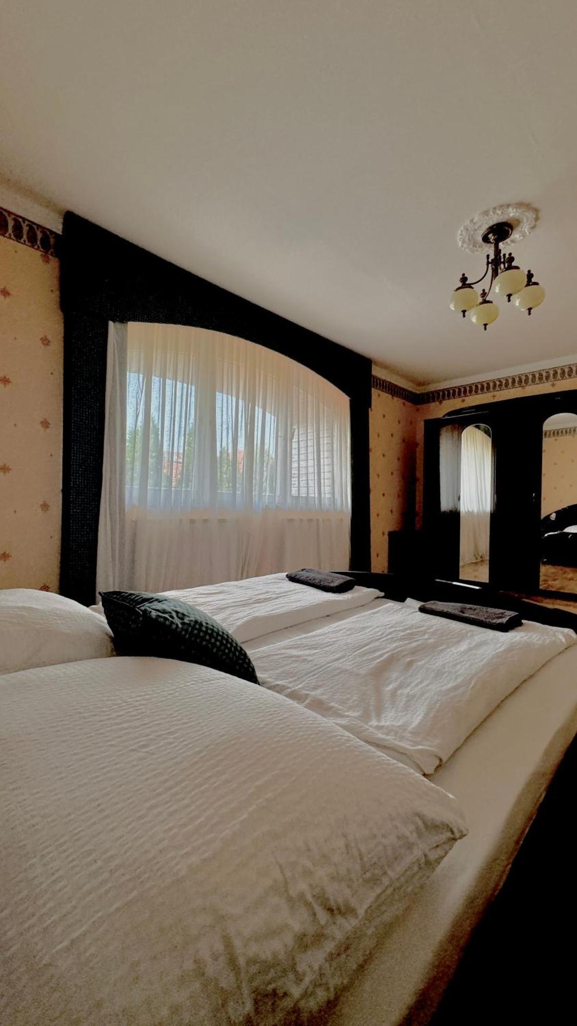 5 Haloszobas Wellness Vip House - Privat Medence Siofok Luaran gambar